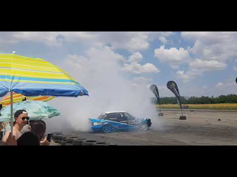 BMW E30 with M113 Atm - Burnout