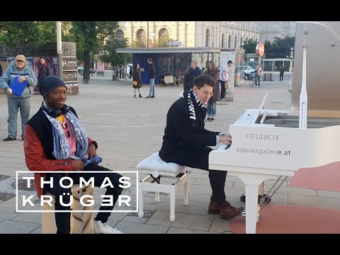 Crazy Piano Medley with Cajon Player on street in Vienna – Thomas Krüger & Futurelove Sibanda