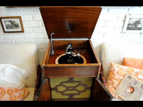 There´s a rainbow  round my shoulder - Al Jolson 1928