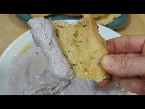Salsa di cipolle tonnate e schiacciata al rosmarino 💜