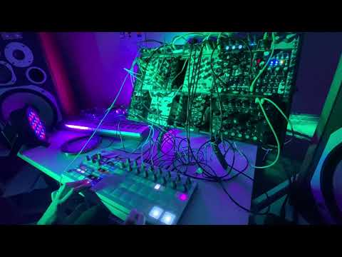 RUNGE - Dark Industrial - Squarp Rample / WMD TRSHMSTR / Manis Iteritas