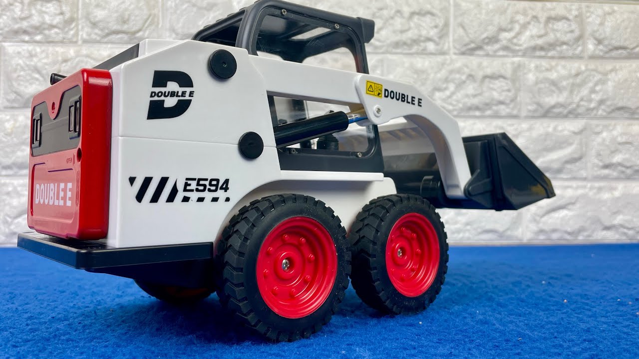 RC nakladač Bobcat 1:14, biely