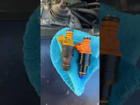 Changing the injectors on the mustang 4.6 #automobile #ford #fordst #fordconnect #mechanic #newedge