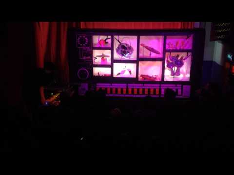 sonic robots / mr-808 drum robot performance @ Glockenbachwerkstatt, München (1/3)