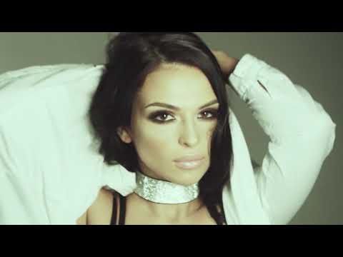 Francisca   Cu pumnii in piept Lyric Video    1080p