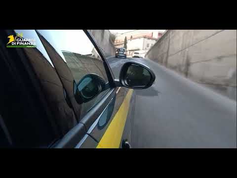 Truffa e abusivismo finanziario - Sequestri della guardia di finanza