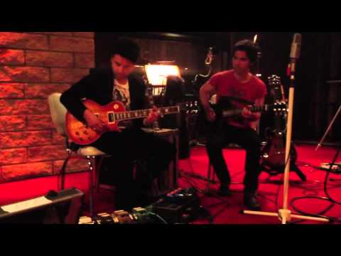 Stereophonics - Messing around in the studio with their Gibson's