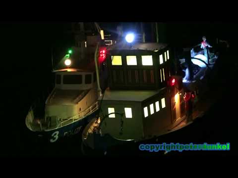 RC SCHIFF RC BOOT RC ARBEITSSCHIFFE RC RETTUNG BEAMTE IN DER NACHT VADUZ