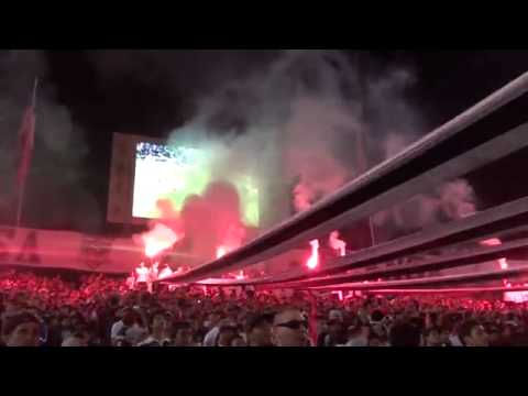 "Colo Colo - Garra-Blanca - Hay Que Cantar Con Mas Fuerza" Barra: Garra Blanca &bull; Club: Colo-Colo