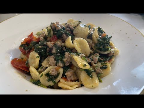 Orecchiette con Cime di Rapa, Salsiccia, e Pecorino