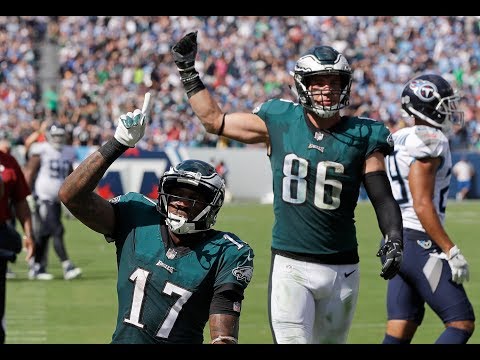 Eagles’ Alshon Jeffery warms up prior to Week 4 matchup against Titans