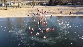 Berlin swimmers celebrate Christmas with an icy dip