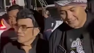 Download lagu Dicky Chandra met Haji Rhoma Irama during the sound check mp3 Download lagu Dicky Chandra met Haji Rhoma Irama during the sound check mp3