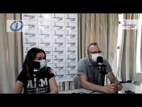 Prof. Ronaldo Abranches e Mayara Fornasier divulgam o "Papo Reto" no Dia do Administrador