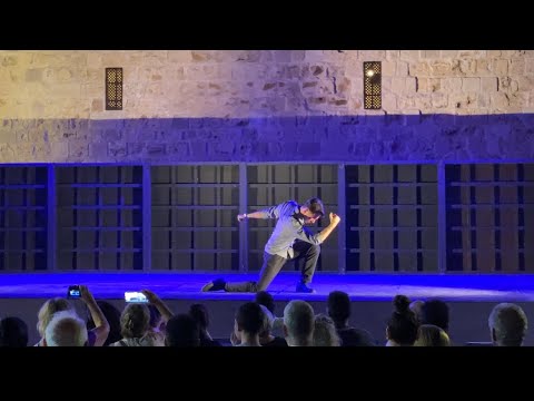 Σταμάτησε του Ρολογιού τους Δείκτες - Alexandros Mousoulos Zeibekiko Dance!
