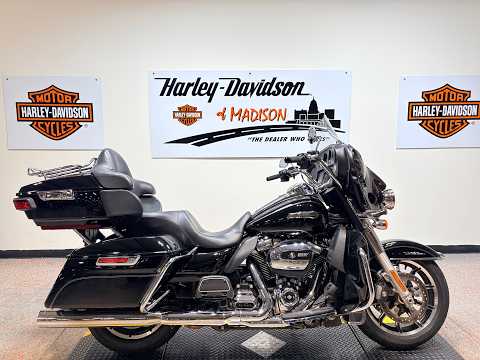 2017 FLHTCU Harley-Davidson® Electra Glide® Ultra Classic® Vivid Black