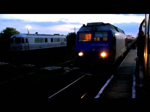 IR1632 intra cu Salve de Goarne (intalnind R3075) in statia Alesd, judetul Bihor (15 09 2013)