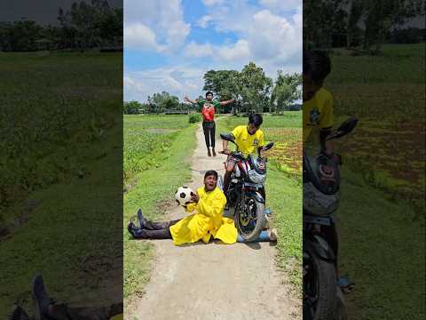 The boy came and lifted the motorcycle.879#funny