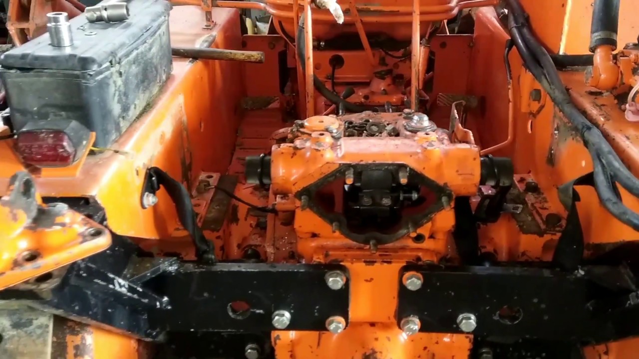 Trattore Fiat 605 com'è fatto il sollevatore idraulico