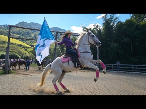 Cavalgada das mulheres de Wenceslau Braz mg (tradicional Women's cavalgada in Braziil)