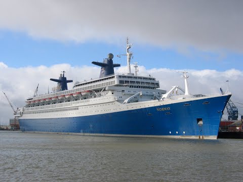 Transformations du FRANCE en NORWAY à Bremerhaven/Transformations of FRANCE in NORWAY in Bremerhaven