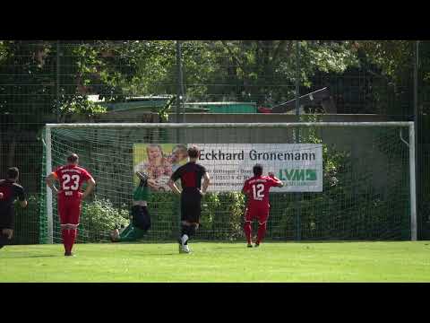 Erson Saciri (Sparta Göttingen) verschießt Elfmeter gegen Dostluk Osterode.