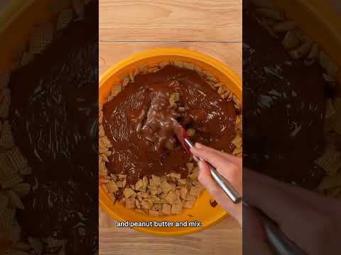 Chocolate Peanut Butter Muddy Buddies (Puppy Chow)