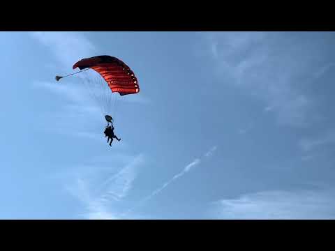 [#shorts] @ClubFred - „Sprung aus den Wolken“ beim Fliegerclub Freistadt/Austria - Ripcord pulled!