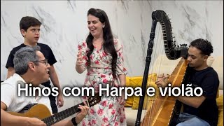 Como é bom louvar a Deus, hinos tocados na comunhão com harpa e violão.