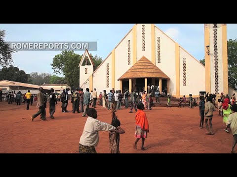 Papa pide oraciones por su viaje en África, el más delicado que ha hecho