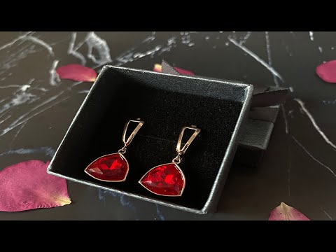 Серьги Треугольник с камнем красного цвета Swarovski. Медзолото. - фото 1 - id-p1787560728