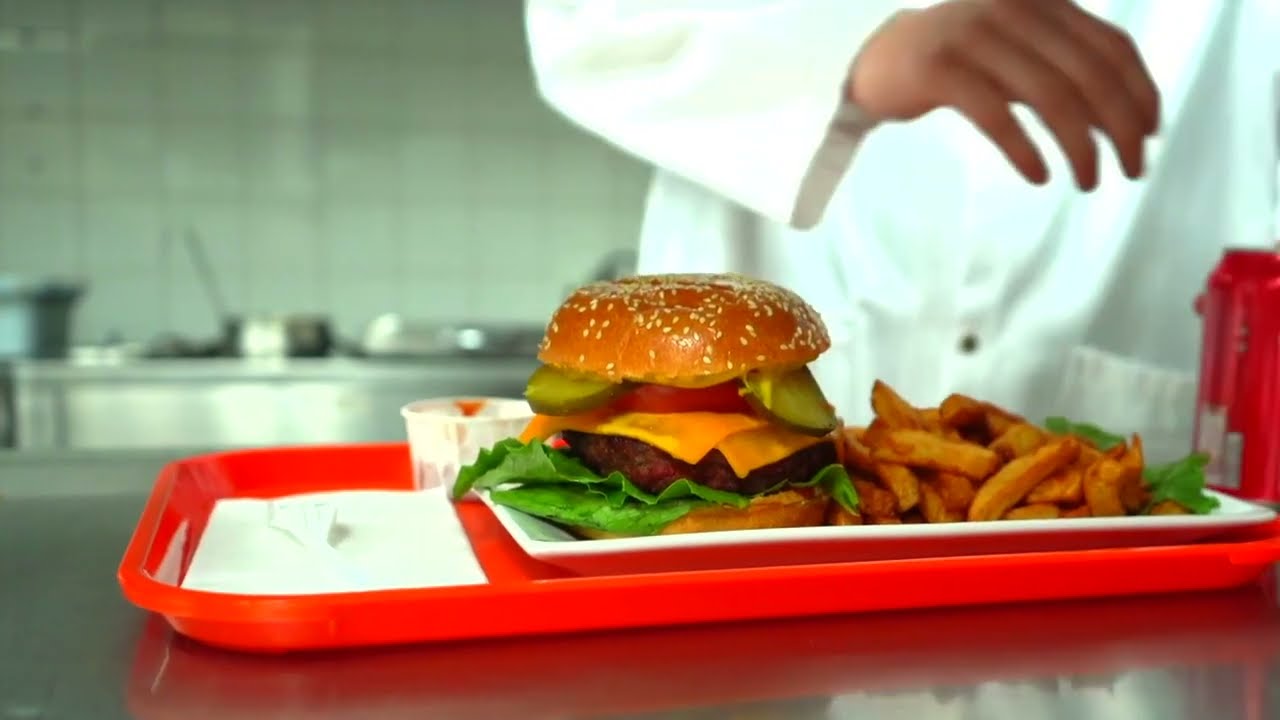 Miniature de la vidéo MANGE-MOI du film Mange-moi