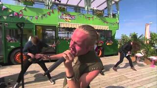 Outtrigger - performance da música &quot;Echo&quot; no SVT Sommarlov - 27 de junho de 2014.