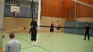 preview picture of video 'Volleyballturnier der 10ten Klassen der Theo Uelzen am 29.1.2009'