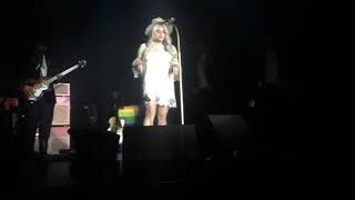 Kesha - Spaceship (live)