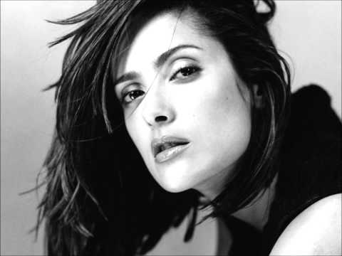 download lagu mp3 mp4 Quedate Aqui Salma Hayek, download lagu Quedate Aqui Salma Hayek gratis, unduh video klip Quedate Aqui Salma Hayek