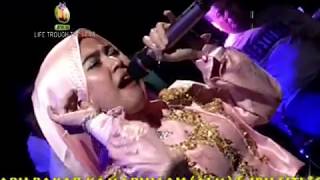 Download lagu Mengapa kau tampar pipiku   Voc by selvi Anggreani Cipt Didiet Engkong/aat Arsyad mp3