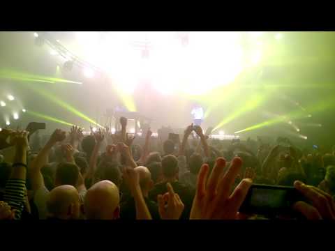 Underworld live at Alexandra Palace 17:03:17 - Born Slippy (Nuxx)