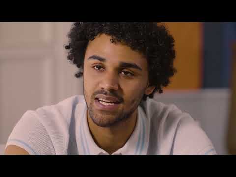 Interview mit Langston Uibel zum Kinostart von ROTER HIMMEL