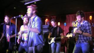 Red Wanting Blue  - Wagon Wheel -