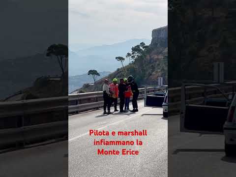 “Discussione accesa” tra pilota e marshall alla Monte Erice #monteerice #motori #auto #gare