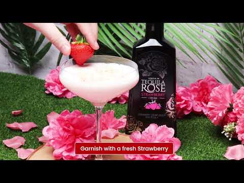The Booze Bar | How to make Strawberries and Cream 🍓
