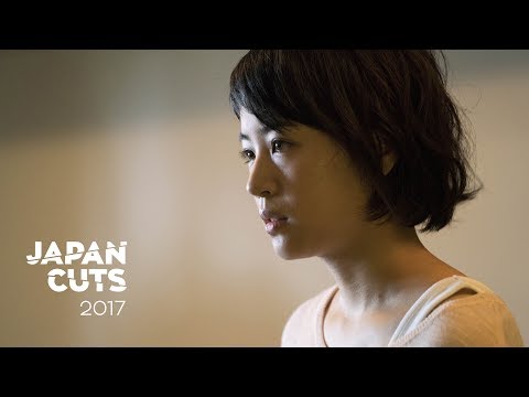 O céu de Tóquio à noite é sempre do mais denso tom de azul - Trailer