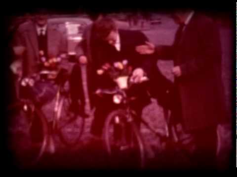 een voetbalwedstrijd en viering nadien in Moorslede, ergens eind jaren 1950