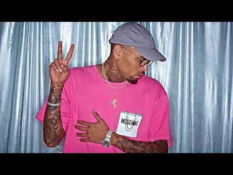 Chris Brown - She Ain't With You Now (ft. Golde & R. Kelly )