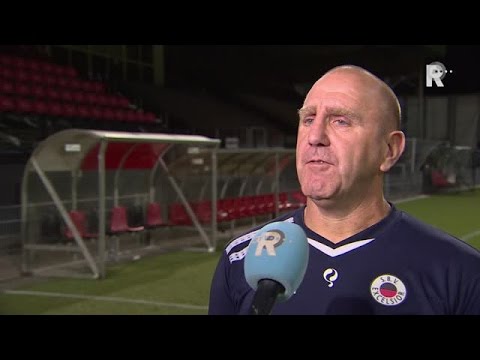 Excelsior 2-trainer AndrÃ© Hoekstra na afloop van de derby tegen Feyenoord 2