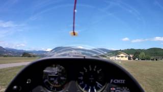preview picture of video 'Bergvliegen Franse Alpen. Landing op Aérodrome de Serres - la Bâtie-Montsaléon'