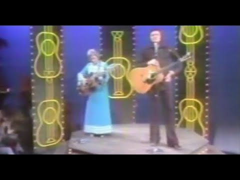Maybelle Carter & Johnny Cash - Pick The Wildwood Flower (Live 1974)