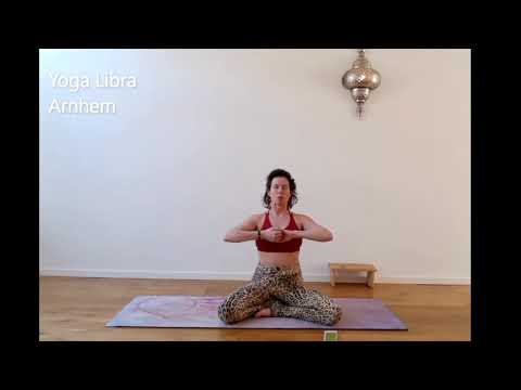 Kundalini opwarmingsoefeningen 1