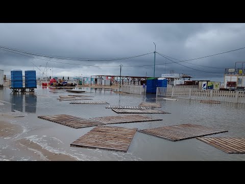 ВИТЯЗЕВО ПОТОП СМЕРЧ ОБОКРАЛИ КУПАНИЕ ЗАПРЕЩЕНО МОРЕ ЛЕДЯНОЕ - ПОД ВОДОЙ ПАРАЛИЯ И ПЛЯЖИ 17.06.2021